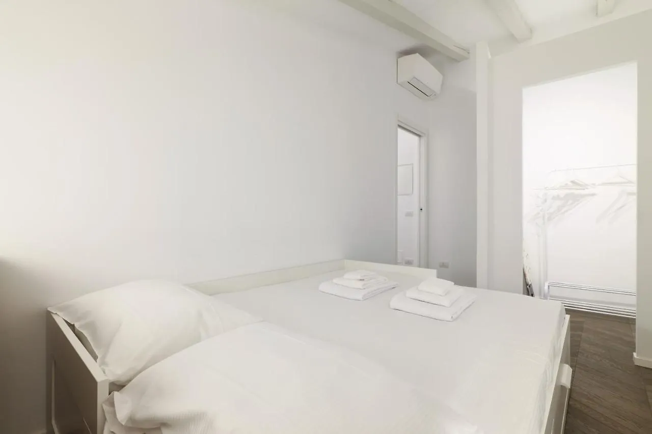 Prestige Boutique Homes - Il Nido Dei Navigli Milán Apartmán